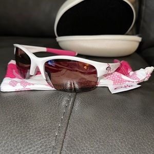 Women’s Oakleys Breast Cancer Awareness